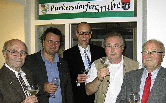 Ein Prosit auf die Partnerschaft: Hein...on links) in der Purkersdorfer Stube.   | Foto: raimund boltz