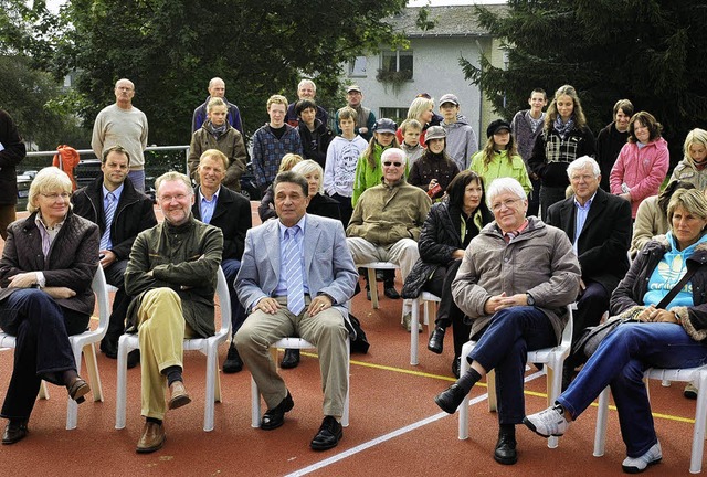 Im Beisein von  Ehrengste bergab der...ermeister   Dorfmeister und   Arzner.   | Foto: Pichler