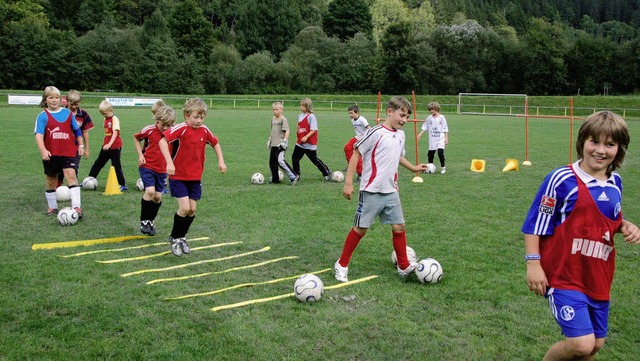 Ein  Trainingswochenende absolvierte d...jrg Grabe im Stadion von St. Blasien.  | Foto: horst a. bss