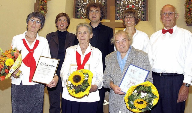 Ehrungen beim Kirchenchor (von links):...ert, Cordula Feist und Karl Beinroth.   | Foto: Heidi Fssel