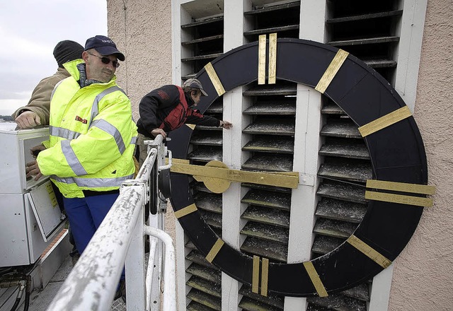 Schutz am Glockenturm von St. Marien: ...blatt mit engmaschigem Drahtgeflecht.   | Foto: Brunner