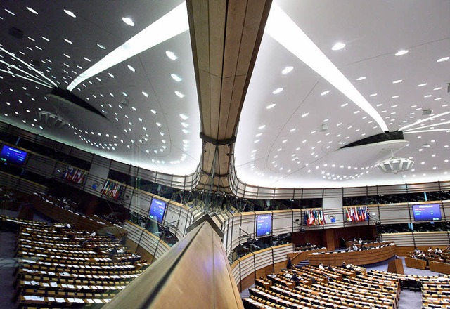 Blick in den Brsseler Sitzungssaal des EU-Parlaments   | Foto: dpa