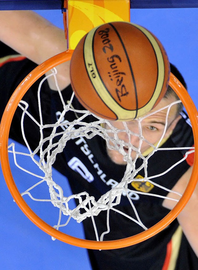 Nationalspieler Steffen Hamann ist ein...en bei Titelverteidiger Alba Berlin.    | Foto: afp