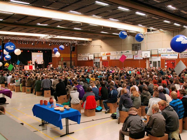 Youvent-Abschlussgottesdienst in der Breisgauhalle.  | Foto: bergmann