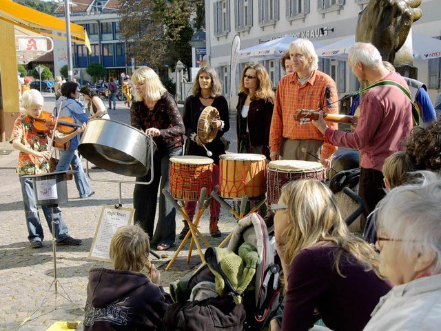 Wo die Musik spielte, fanden sich auch...er ein: Hier beim  Magic Voice Project  | Foto: Sylvia-Karina Jahn