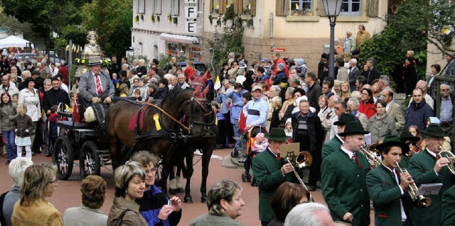 Viele Hundert Zuschauer sumten den Weg der Prozession in Ettenheimmnster.   | Foto: ulrike hiller