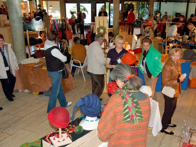 Die Vielfalt macht&#8217;s beim Kunsthandwerkermarkt.   | Foto: barbara freitag