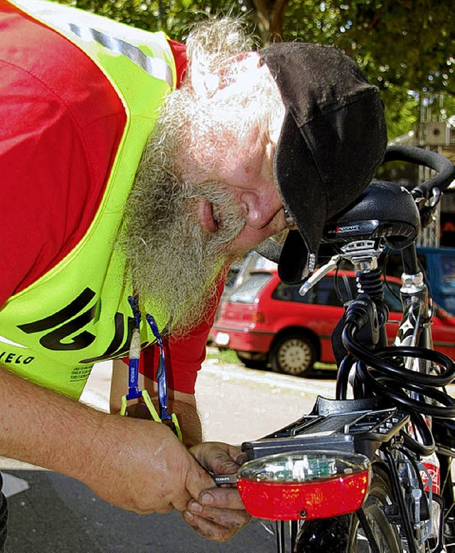 Perfekter Service &#8211; das Angebot der IG Velo wurde stark genutzt.  | Foto: Hannes Lauber