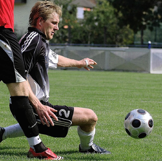 In die Knie gegangen: Dirk Jehle und d...zweite Auswrtsniederlage der Saison.   | Foto: peter gerigk