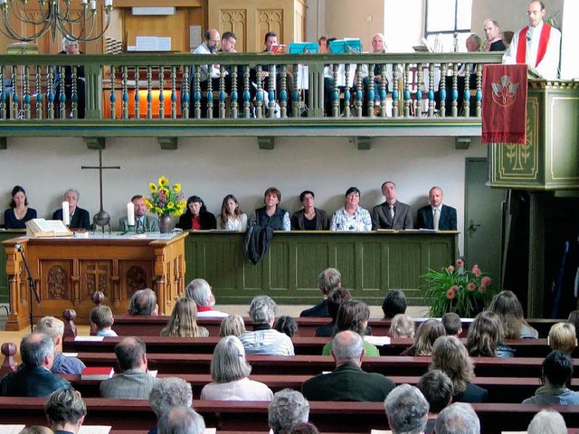 Steffen  Mahler sprach nun als Pfarrer erstmals von der Kanzel zur  Gemeinde  | Foto: Jutta Schtz