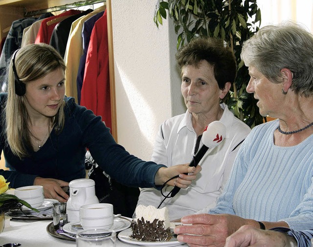 Das Treffen der Hildegards aus dem Hoc...egard Heizmann und Hildegard Eckmann.   | Foto: eva korinth