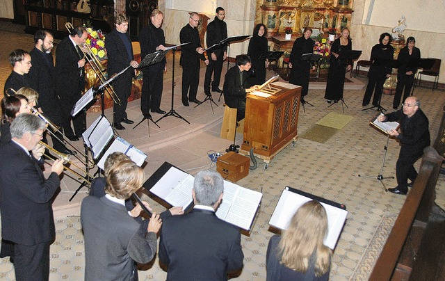 Mehrchrige geistliche Musik von Toms...ren. Am Dirigentenpult: Roland Brger.  | Foto: Roland Vitt