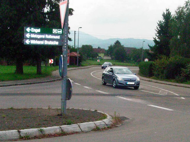 Einen Kreisverkehr an der Kreuzung Hot... sich die Niederhofer Rte vorstellen.  | Foto: Jrn Kerckhoff