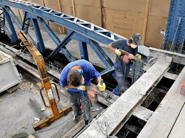 Die Arbeiten an der Wiwili-Brcke gestalten sich umfangreicher als geplant.  | Foto: Ingo Schneider