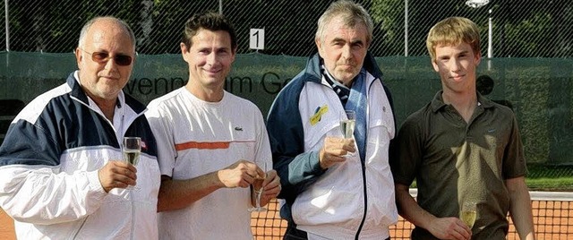 Die Sieger bei den Tennis-Stadtmeister...  Zweiter: Werner Hbl/Lukas Ermisch.   | Foto: Privat