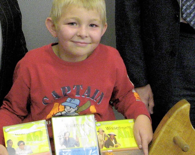 Anton Fehrenbacher (8 Jahre) gewann den Hauptpreis des Sparkassen-Knax-Clubs.  | Foto: N.Sedlak