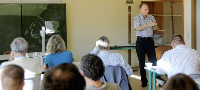 Joachim Spgele, der Leiter der Presse...ter anderem ber die GEMA-Richtlinien.  | Foto: alexander  fischer