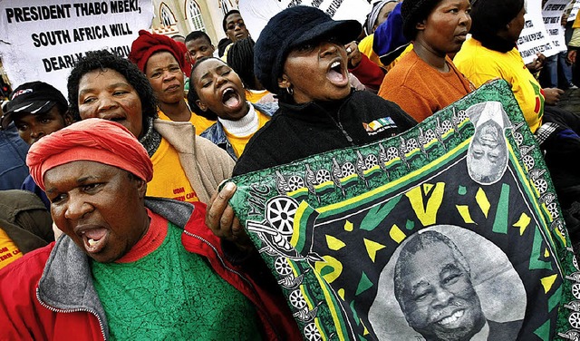 Mbeki-Anhnger demonstrieren  gegen dessen Abberufung.   | Foto: DPA