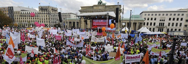 Protest am Brandenburger Tor: 130000 k...en Demonstration im Gesundheitswesen.   | Foto: DDP