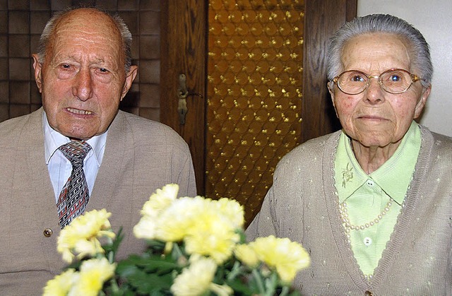 Seit 60 Jahren ein Paar: Otto und Emma Amann.  | Foto: Roland Vitt