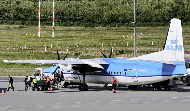 Die  Polizei verhaftete die Terrorverdchtigen  auf dem Flughafen Kln/Bonn.   | Foto: DPA