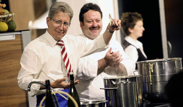 An den Kochtpfen des Energie-Bfetts:... G. Mller (links) und Andreas Feit.   | Foto: Breithaupt