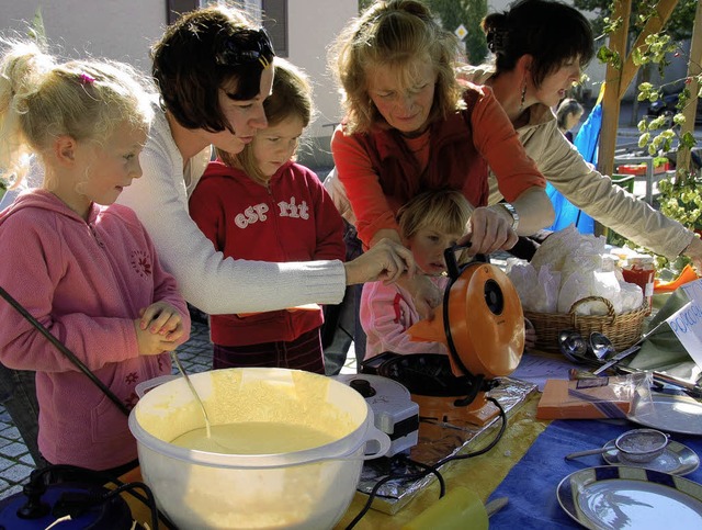 Leckere Waffeln offeriert der Kindergarten Seefelden.   | Foto: Sigrid Umiger