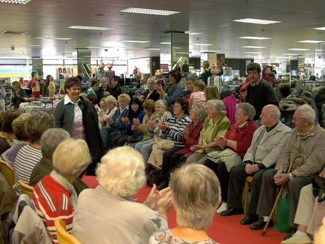 Gro war das Interesse am Samstag an d...groes Gemeinschaftswerk prsentierte.  | Foto: dlker