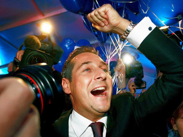 Freude bei den Rechten:  FP-Chef Heinz-Christian Strache  | Foto: dpa