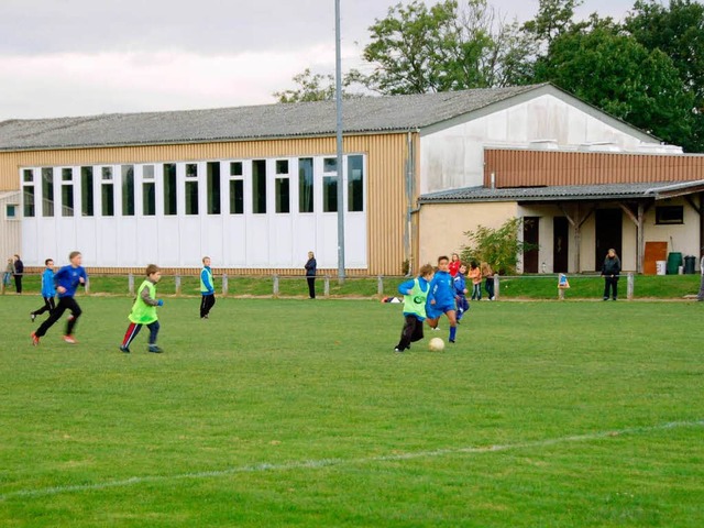 Zentrum des sportlichen und kulturelle...s: Die Hochburghalle in Kollmarsreute.  | Foto: Sylvia-Karina Jahn