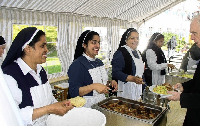 Beim Pfarrfest in St. Trudpert boten d...t an, dem lebhaft zugesprochen wurde.   | Foto: Eberhard Gross