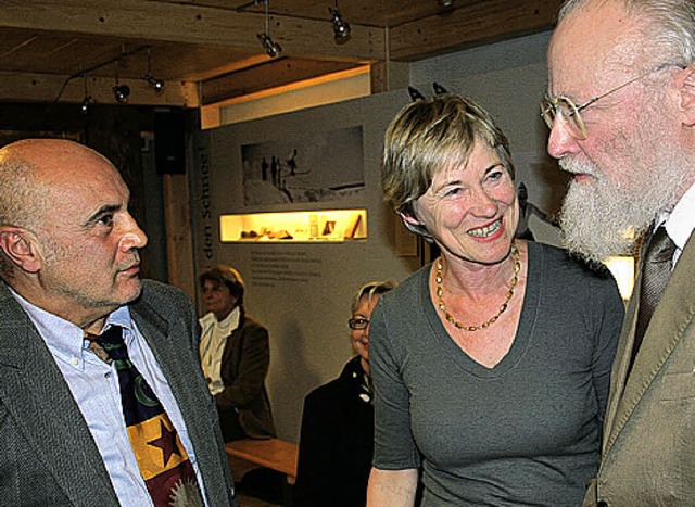 Josef Dietmar Zapf, Museumsleiterin  Brigitte von Savigny und Laudator  Morat.   | Foto: dieter maurer