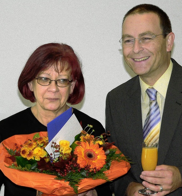 Mit Blumen wurde Doris Segner  nach 42...ftsfhrer Martin Franz verabschiedet.   | Foto: Georg Diehl