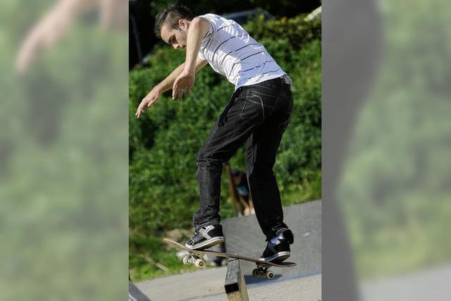 Nach dem Ollie greifen die Skater in die Trickkiste