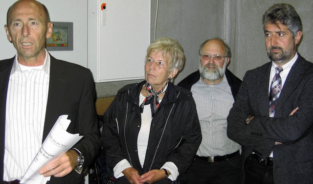 Berthold Schmidt, der Geschftsfhrer ...ind Karin Kaiser und Berthold Bhler.   | Foto: Michael Gottstein