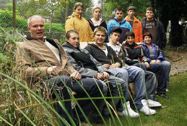 Sie kmmern sich um den Schulgarten:  ... (l.) und Gabriele Grafetsttter (r.)   | Foto: Andreas Schmieg