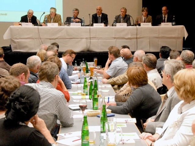 Viel Publikum hatten die Vertreter der... beim Infoabend zur Vereinsbesteuerung  | Foto: Markus Zimmermann-Drkop