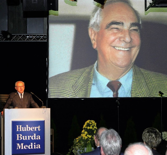 Verleger Hubert Burda ehrt den Verstorbenen.    | Foto: Hubert Burda Media