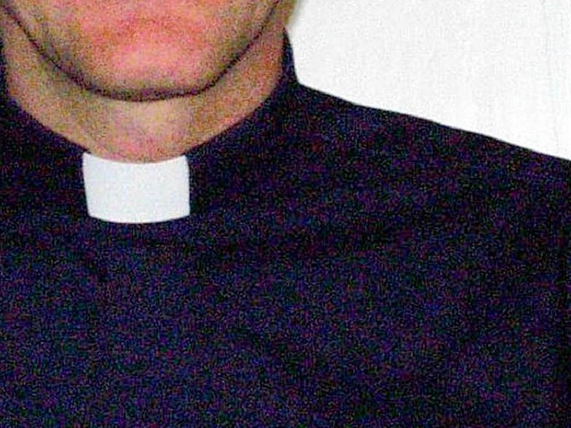 Ein katholischer Priester soll mehrere...Menschen bedroht und geschlagen haben.  | Foto: Siegfried Peter
