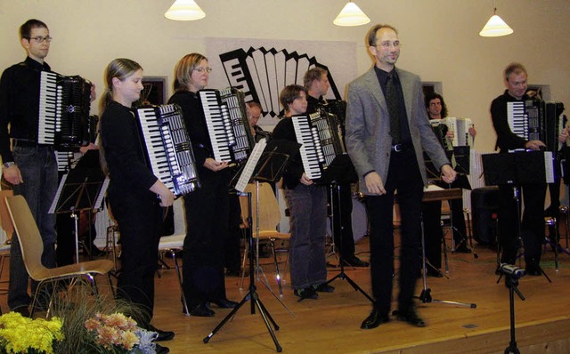 Beim Benefizkonzert des Akkordeonclubs...einschaft &#8222;Am Bruckwald&#8220;.   | Foto: Wolfgang Meyer