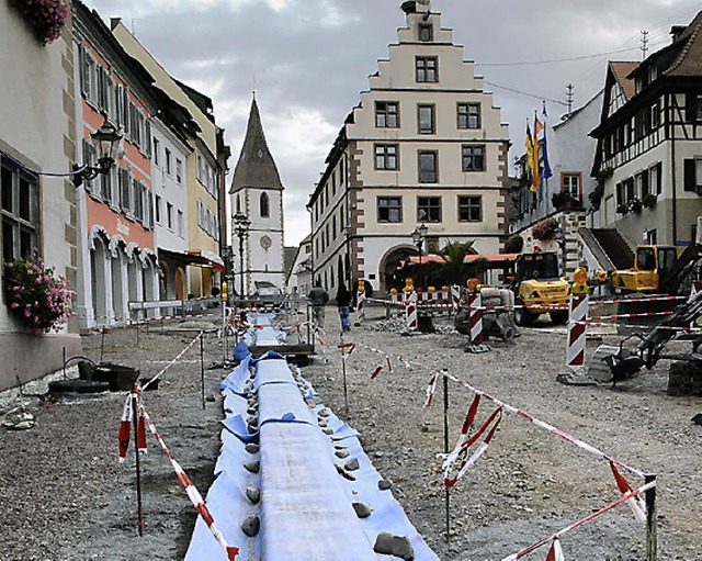 <Bildtext>Die Sanierung des Marktplatz...  rund um die obere Kirche.</Bildtext>  | Foto: Zimmermann-Drkop