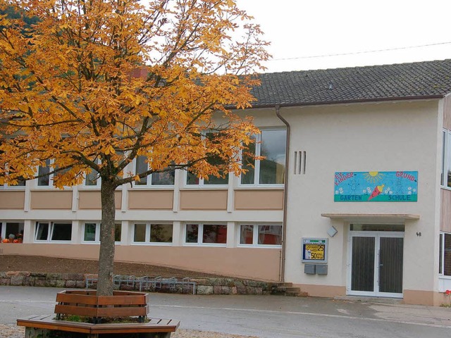 Die Nachbarschaftsgrundschule Weitenau und der Kindergarten feiern  Jubilum.  | Foto: Hermann Jacob