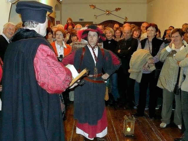 <Bildtext>Mit flotten Sprchen zwingt ...Besucher waren begeistert. </Bildtext>  | Foto: Eberhard Wei