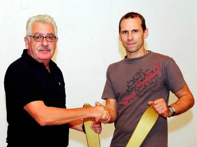 <Bildtext>Konrad Nowak (links) mit seinem  Nachfolger Siggi Schmid</Bildtext>  | Foto: Wolfgang Knstle