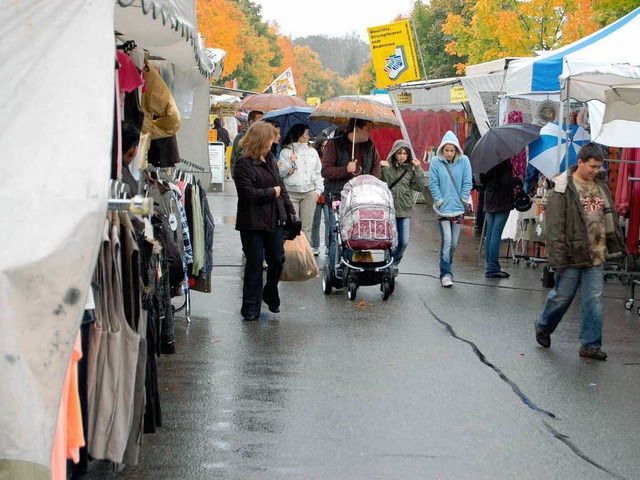 Nur wenige Besucher  fanden Weg in die...e, wo  der Herbstwarenmarkt stattfand  | Foto: Valentin Ade