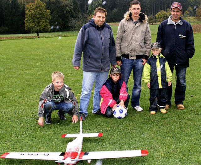 Begeisterte Flieger: Jannis Hug, Thoma...r und Andreas Schindler (von links).    | Foto: Fabry