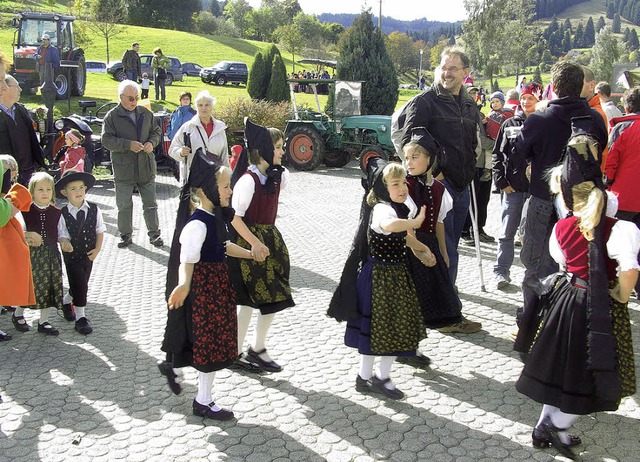 <Bildtext>Die Kindertrachtengruppe Alt...mehr mit ihren Volkstnzen.</Bildtext>  | Foto: Tina Httich