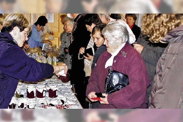 Landfrauen tischten fr den guten Zweck auf