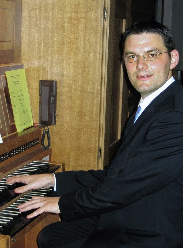 Stephan Kreutz an der Mnch &amp; Prachtel-Orgel in St. Magnus in Murg.   | Foto: Michael Gottstein