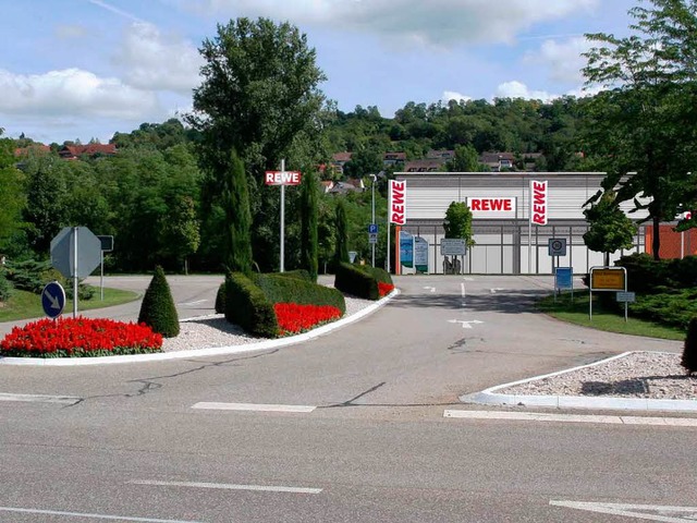 So prsentiert sich der geplante Bad B... Rewe-Markt von der Kreisstrae her.    | Foto: fotomontage: Privat